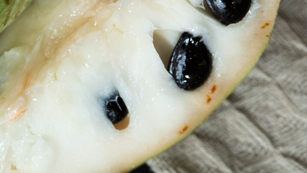 Dünyanın en besleyici meyvesi seçildi: Türkler tuhaf görünümü nedeniyle pek tercih etmiyor