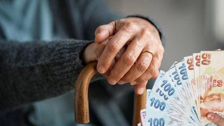 Gözler cuma gününde: Emekli maaşı için dikkat çeken 2 tahmin
