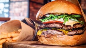 İflas sürecine girmişti… Hamburger zincirinin yeni sahibi belli oldu