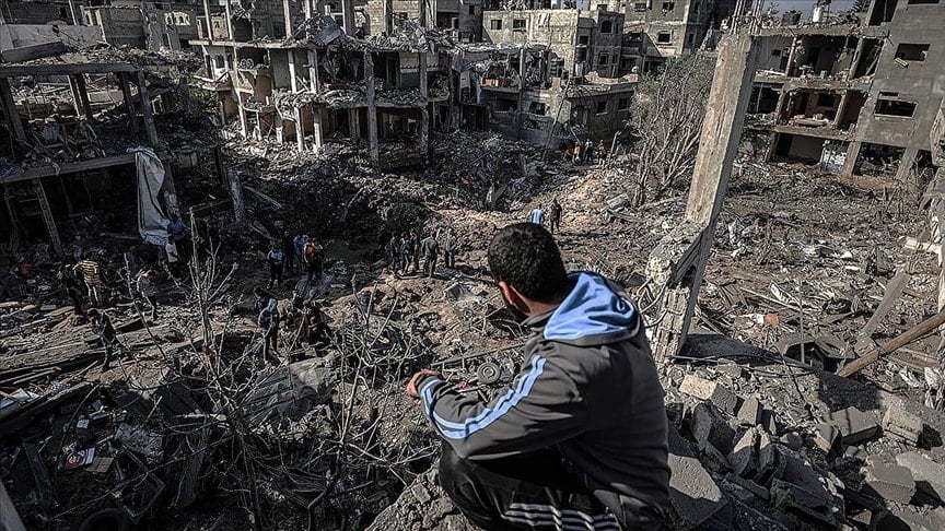 İsrail, Gazze’de hastane vurdu