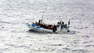 İzmir açıklarında kaybolan 5 göçmenden ikisinin cesedine ulaşıldı