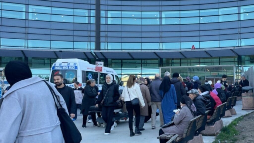 Randevu en erken 15 gün hastalar ölür mü kalır mı?