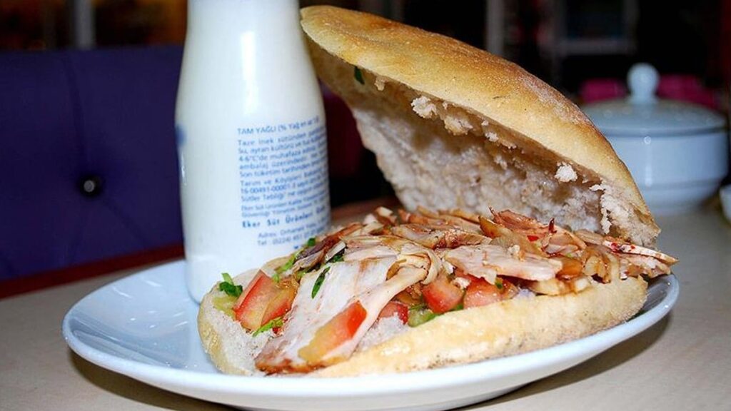 Uçakta döner ayran devri