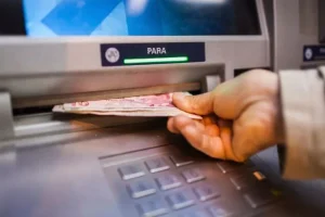 Yarın başlayacak: ATM’ye kartını takan bu yazıyla karşılaşacak