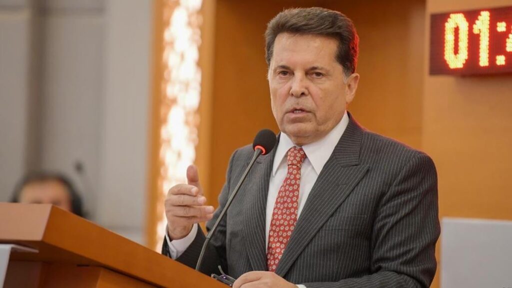 Ahmet Özer’e bir tutuklama talebi daha