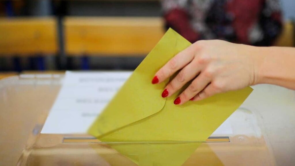 Bu anket çok konuşulacak: Erdoğan ilk kez AKP’nin gerisinde kaldı!