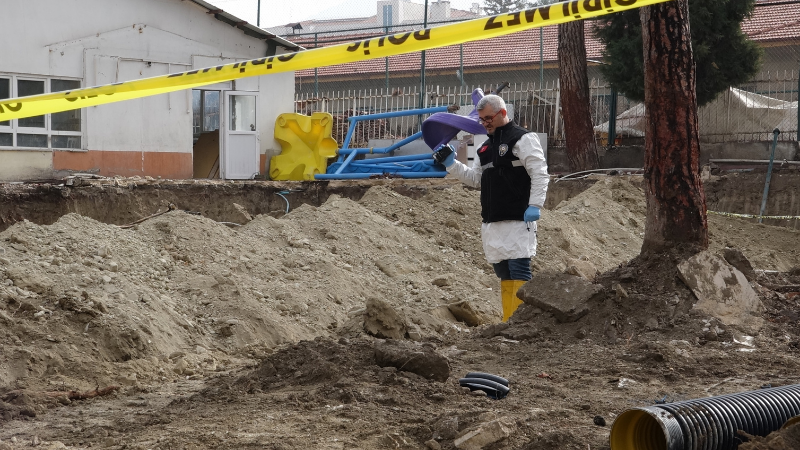 Burdur’da Kanalizasyon Kazısında Şoke Eden Bulgu: İnsan Kemikleri Çıktı