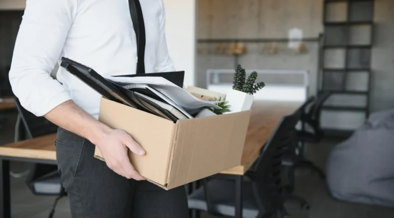 Dev banka binlerce çalışanını işten çıkaracak