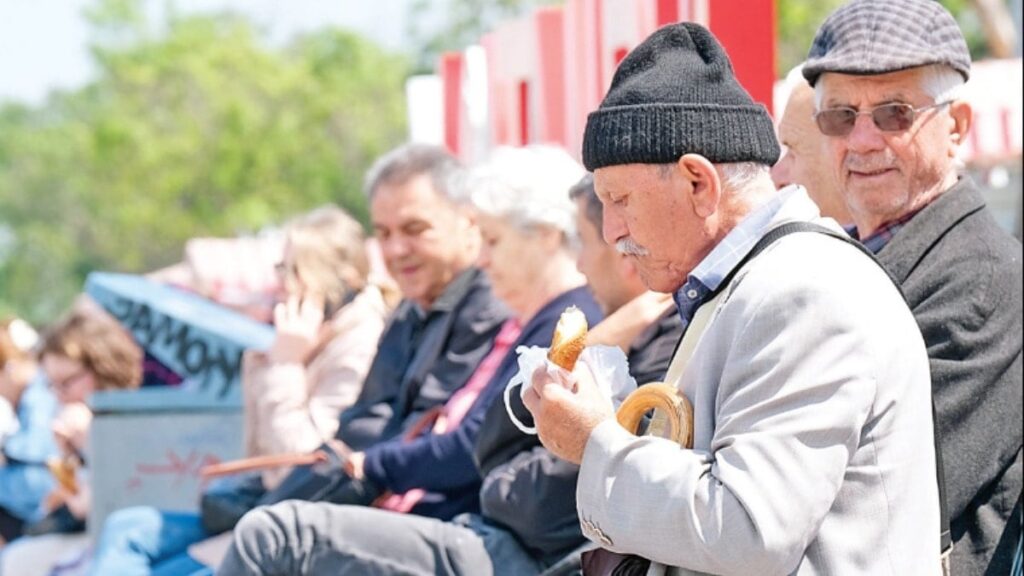 Emekliye sadaka gibi zam planı