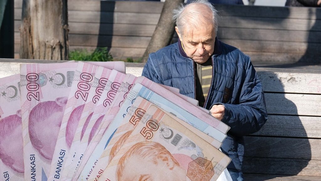 En düşük emekli maaşı düzenlemesi Meclis’te kabul edildi