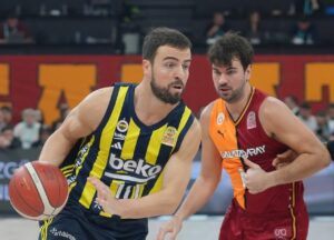 Fenerbahçe deplasmanda Galatasaray’ı devirdi