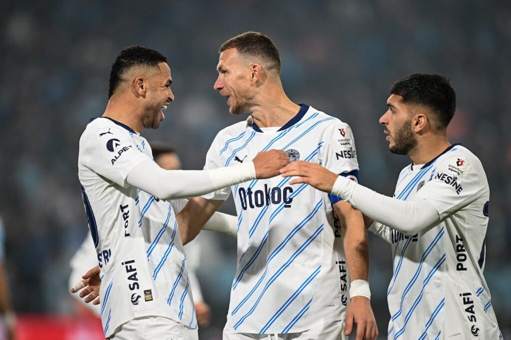 Fenerbahçe’nin konuğu Lyon! İşte muhtemel 11’ler…