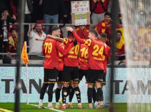 Göztepe evinde Kasımpaşa’yı farklı yendi