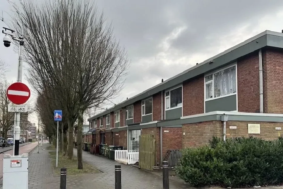 Hollanda’da camiye 100 metre mesafede açılan geneleve büyük tepki