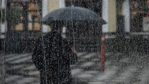 Meteoroloji Antalya için saat vererek sağanak uyarısında bulundu