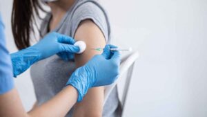 İğneli aşılar tarih oluyor: İğne fobisi olanları sevindiren buluş! İşte yeni aşı sistemi