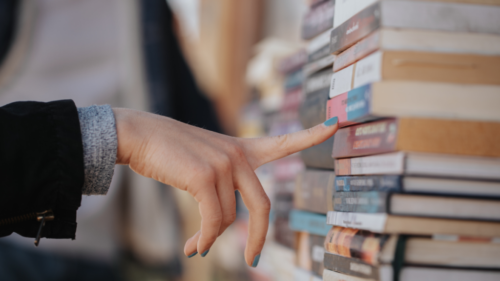 O renkteki kitaplardan zehirli kimyasal çıktı: Raflardan kaldırılıyor