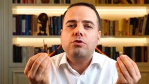 Özgür Demirtaş’ten öğrencilere: Üniversiteye gitmeyin