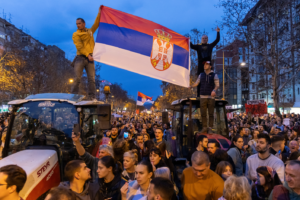 Protestolardan sonra istifalar geldi, Sırbistan erken seçime gidiyor