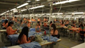 Tekstilde kriz derinleşiyor: 2 yılda 300 bin kişi işten çıkarıldı