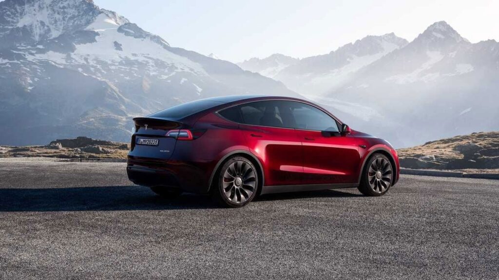 Tesla Türkiye’de kapış kapış giden ucuz modelin satışını durdurdu