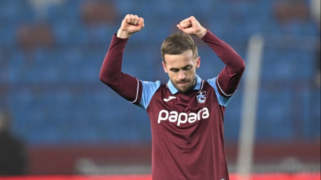 Visca’dan tarihe geçen performans