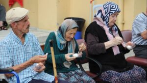 Yaşlılar günde 155 lirayla yaşamaya mahkum edildi