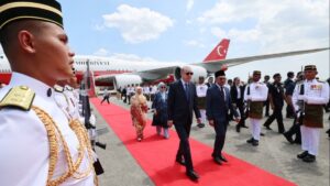 3 uçaklı Asya seferi