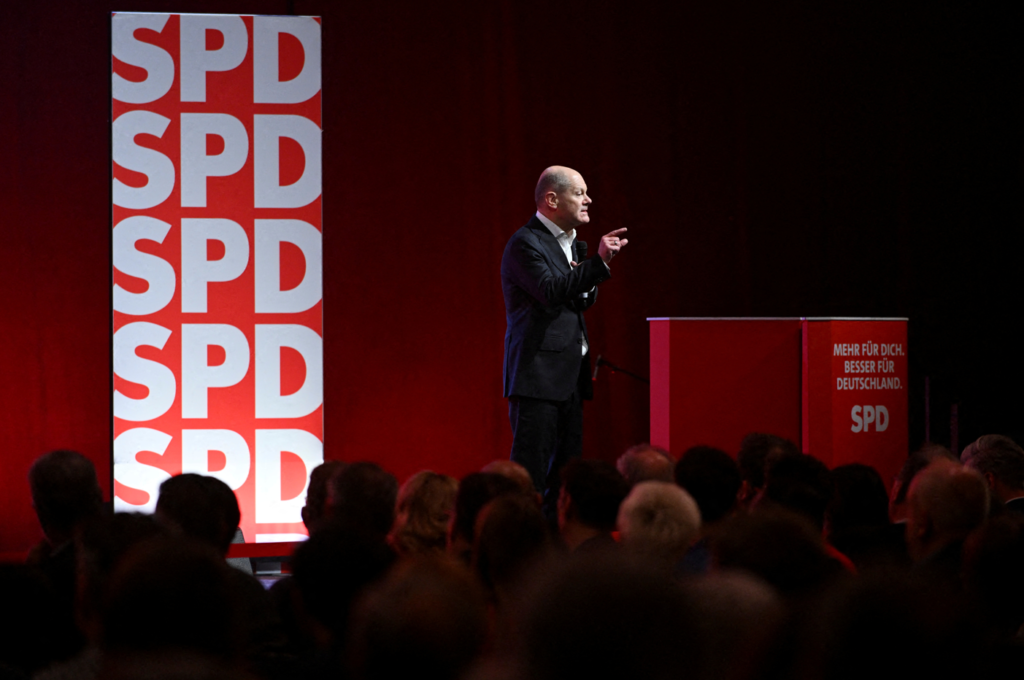 Almanya’da seçimin sonucu şimdiden belli, ancak Şansölye’nin ne zaman başa geçeceği belli değil