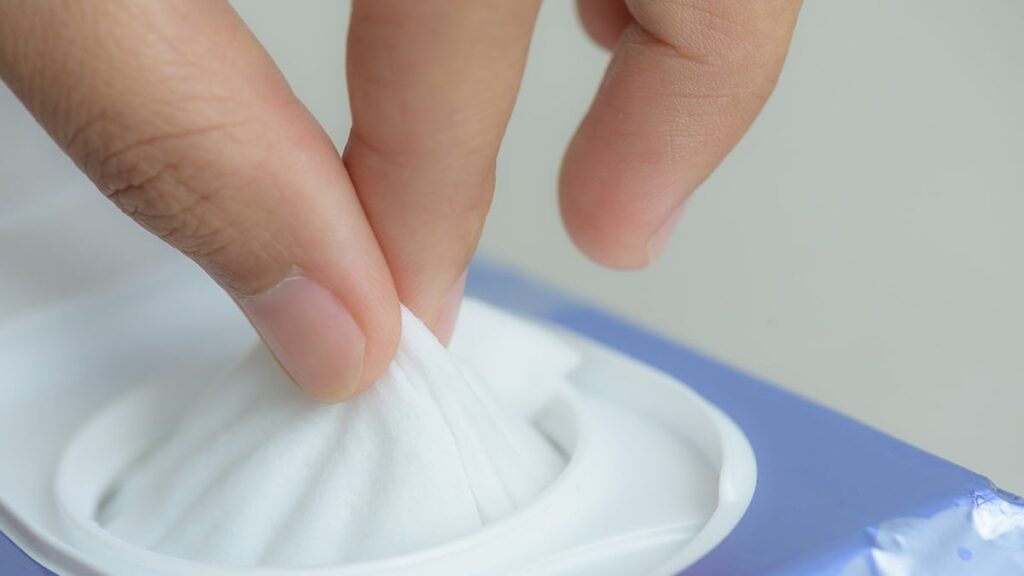 Artık raflarda ıslak mendil satılmayacak