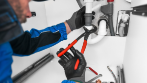 Banyo tesisatçısı tesadüfen hazine buldu: Ev sahibiyle bölüşecek