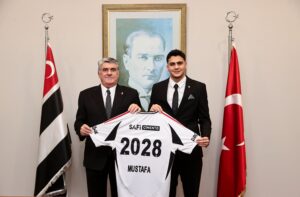 Beşiktaş Mustafa Hekimoğlu ile sözleşme uzattı