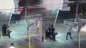 Brüksel polisi, etrafa ateş açtıktan sonra tünellere kaçan saldırganları arıyor