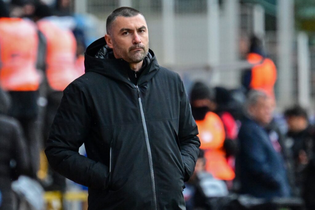 Burak Yılmaz kırmızı kart gördü! F.Bahçe maçında yok