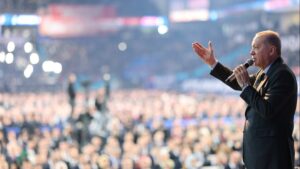 Eski AKP’li vekilden dikkat çeken ‘MKYK’ çıkışı