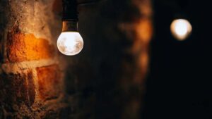 Evinin bodrumundan ses geliyordu! Tesadüfen fark etti! Bodrumda 7 yıldır gizlice yaşayan kişi bakın kim çıktı