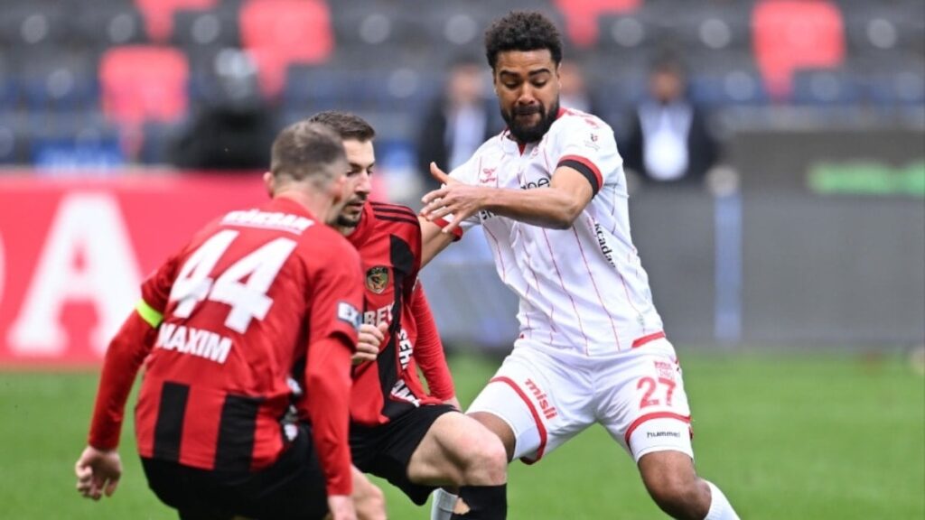 Gaziantep 3 puanı uzatmalarda kaptı