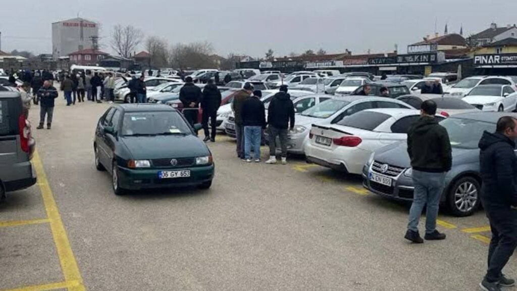 Hurda fırsatçıları sahnede