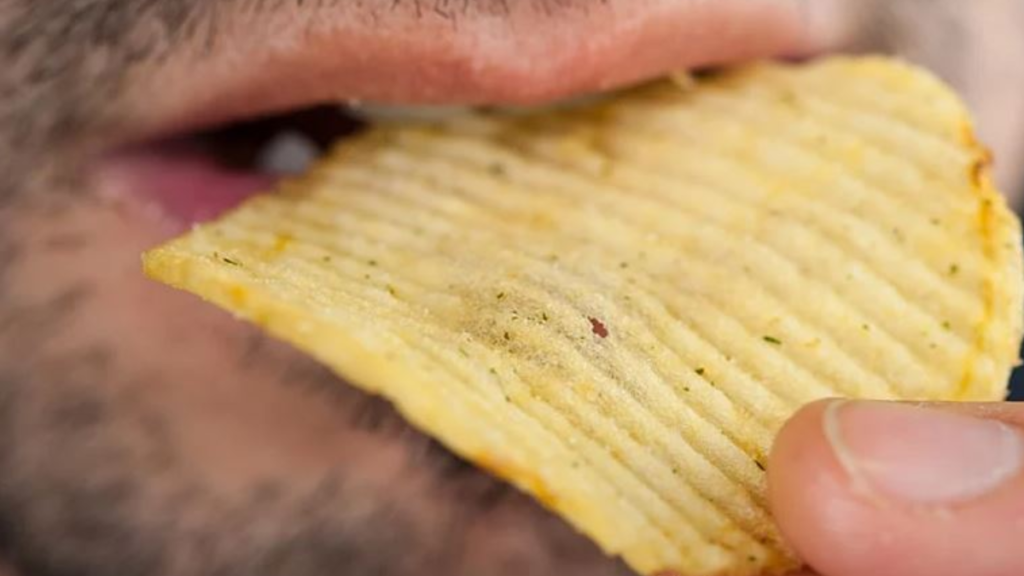 Popüler cips markası raflardan tek tek toplatılıyor: ‘Yemeyin’ uyarısı yapıldı