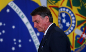 Popüler eski Başkan’a seçimlerden önce darbe suçlaması