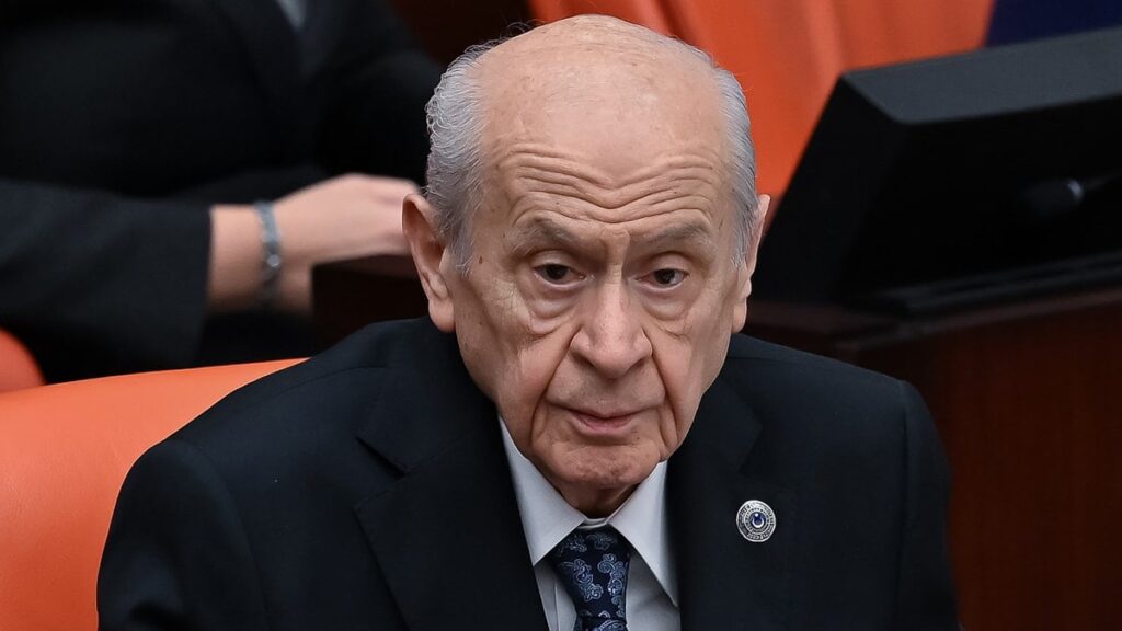 Son dakika… Devlet Bahçeli hastaneye kaldırıldı, MHP’den açıklama geldi