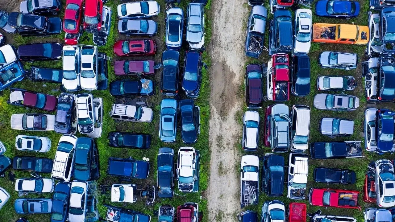 Vatandaşlar toplu almaya başlayınca 100 bin liralık hurda araç 400 bin oldu!