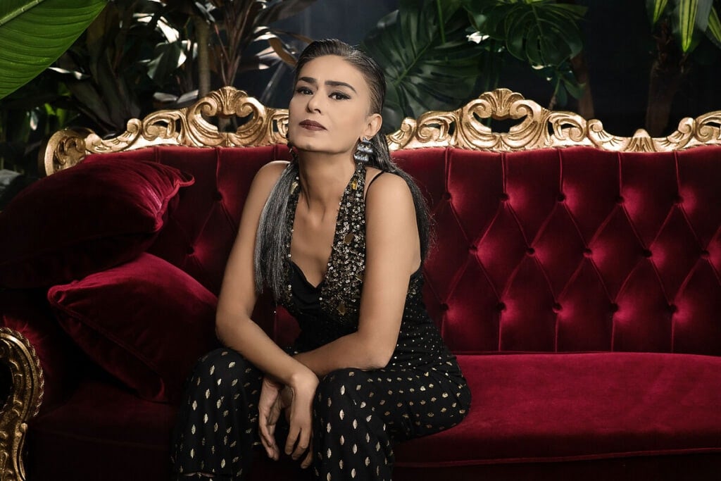 Yıldız Tilbe’nin yüzü yandı