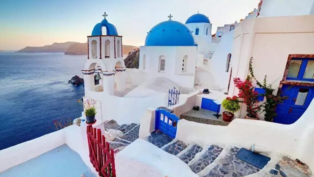 Yunan adası Santorini’de OHAL ilan edildi