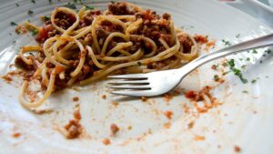 “Bir şey olmaz” diyerek yediği makarna canına mal oldu