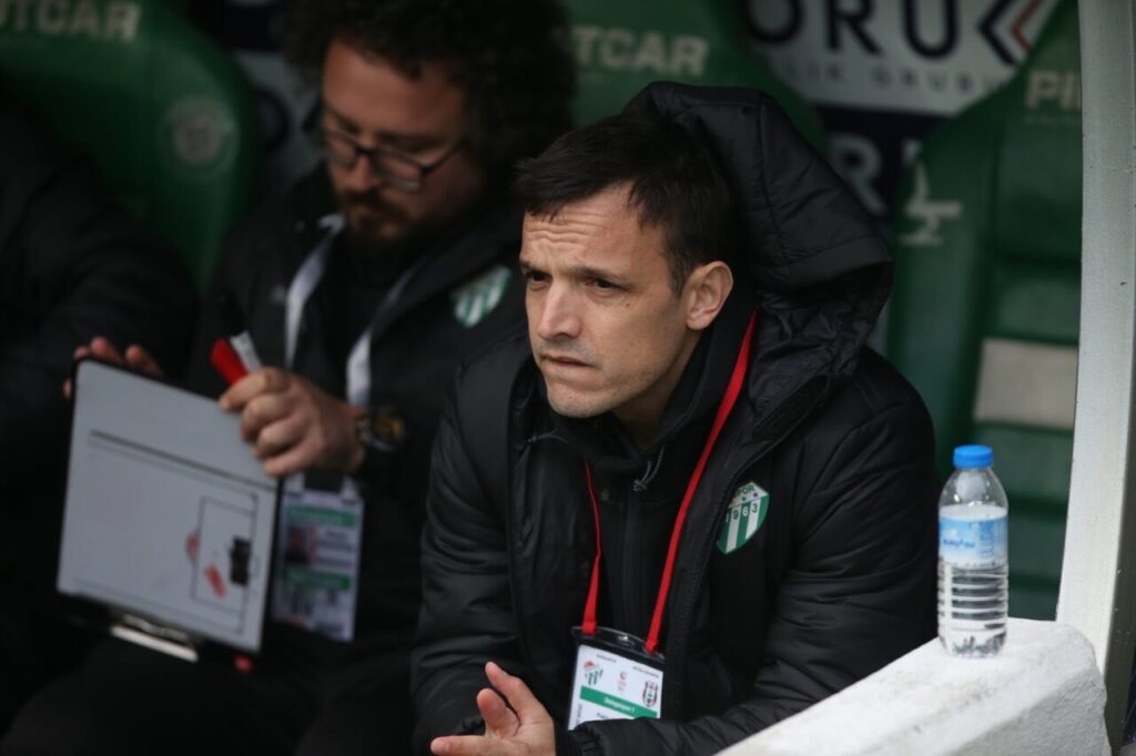 Bursaspor Batalla ile yollarını ayırdı