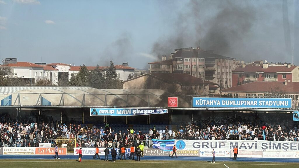 Bursaspor maçında yangın paniği