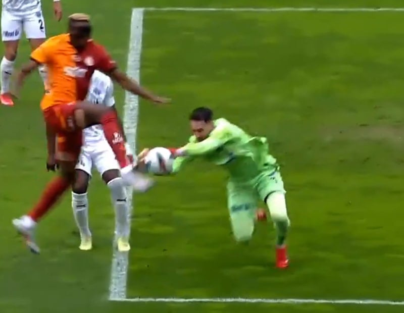 Kasımpaşa-Galatasaray maçında VAR ile gelen penaltı