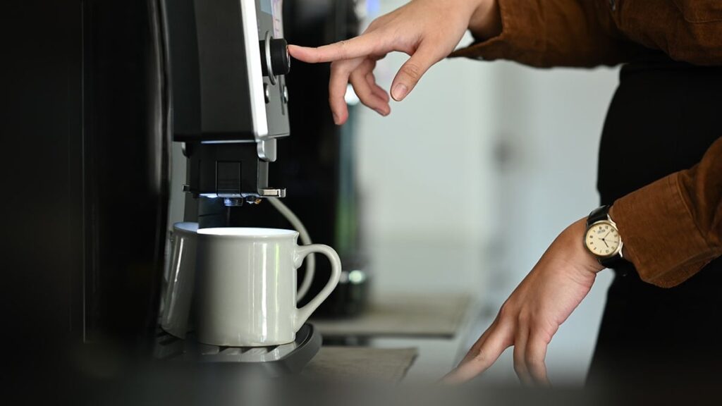 Meğer ofisteki çay ve kahve makinelerini kullanmamak gerekiyormuş! Bakın neye sebep oluyor