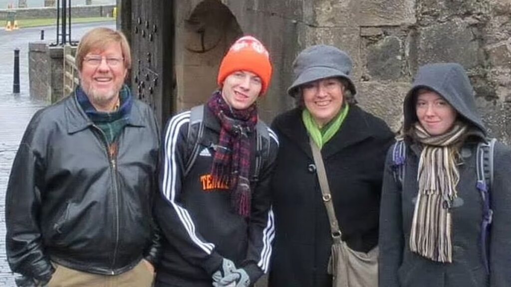 Oğlu kaybolan adam yaşamını yitirdi: Evinden çıkan şey dehşete düşürdü